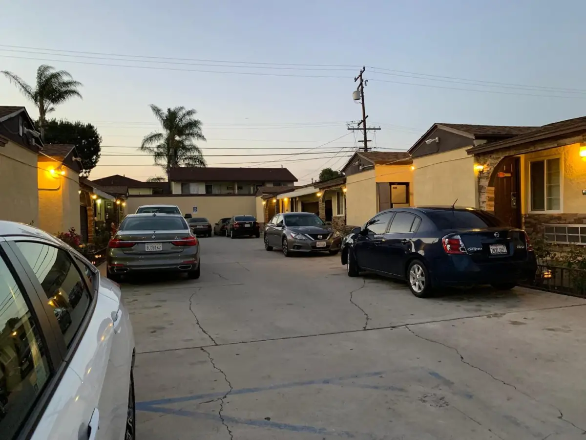 Apache Inn Main image