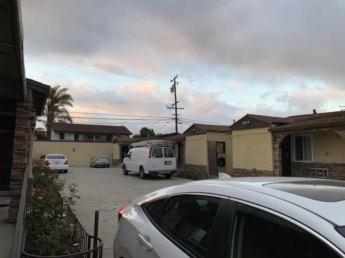 Apache Inn 6