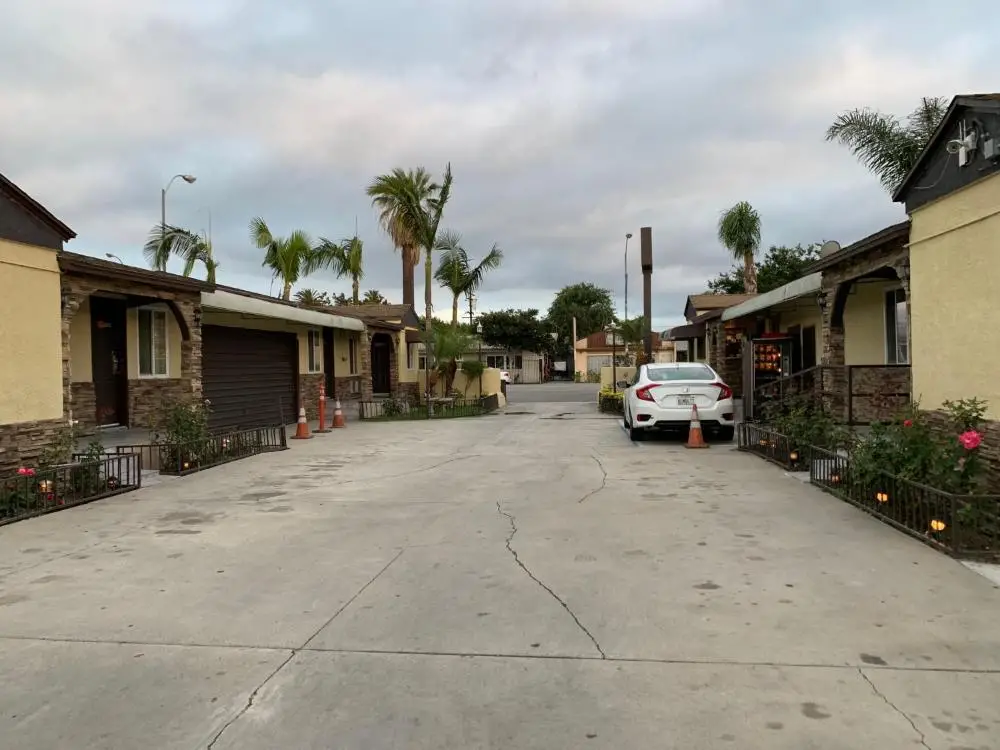 Apache Inn 9