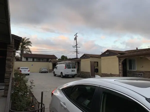 Apache Inn 6